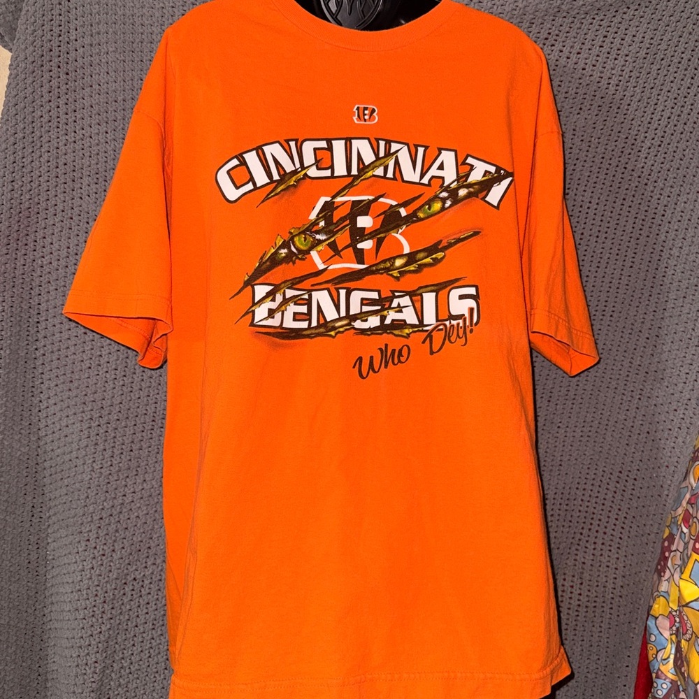 Vintage NFL Orange Cincinnati Bengals Graphic Tee.